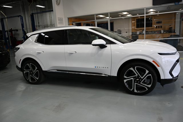 2026 Chevrolet Equinox EV 1LT photo 4