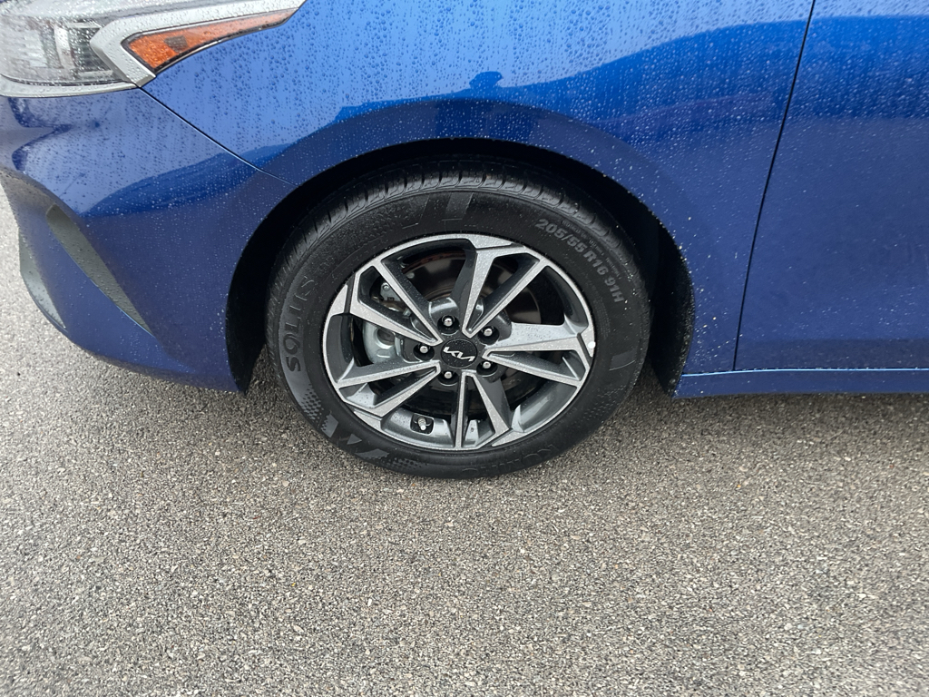 2024 Kia Forte LXS photo 4