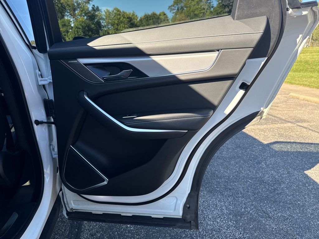 2024 Jaguar F-PACE P250 R-Dynamic S photo 17