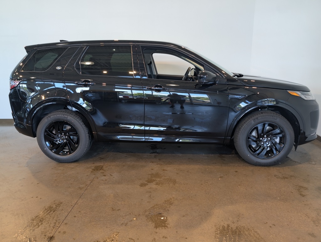 2025 Land Rover Discovery Sport S photo 6