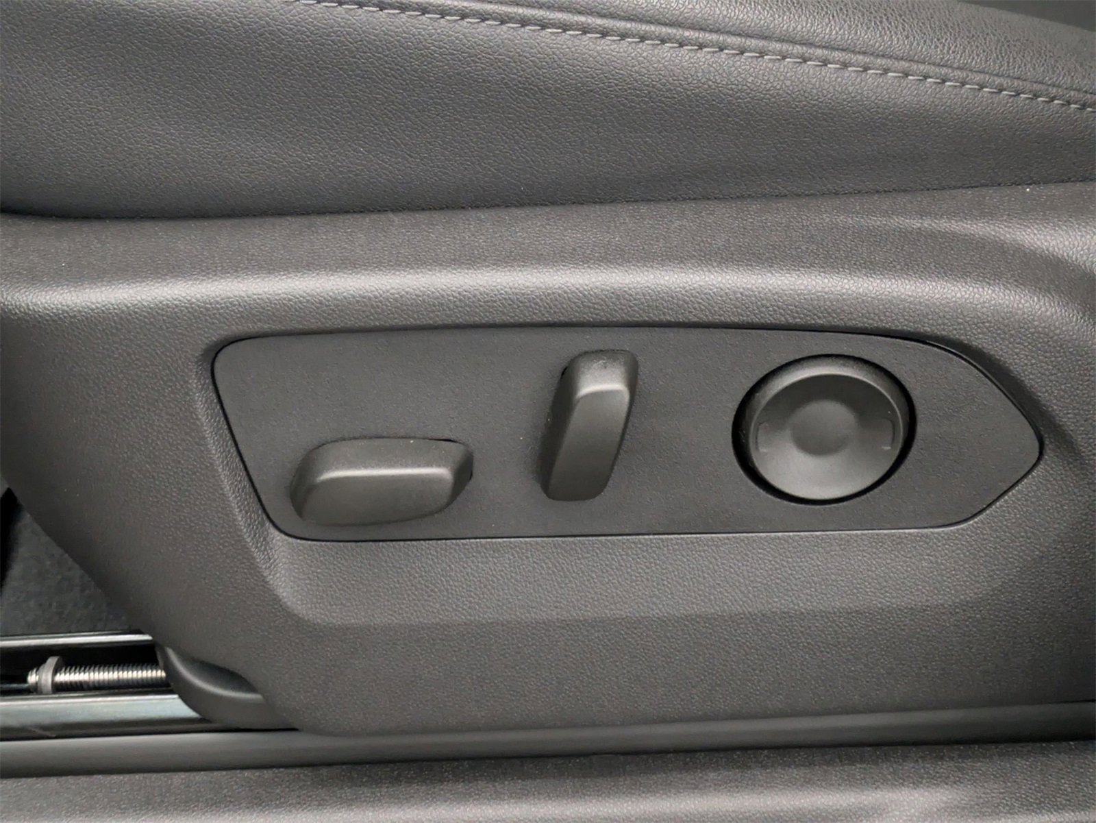 2025 Chevrolet Silverado 1500 photo 16