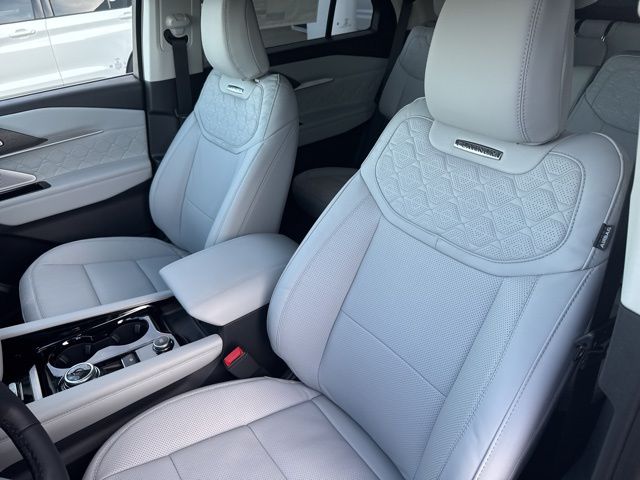 2025 Ford Explorer Platinum photo 4