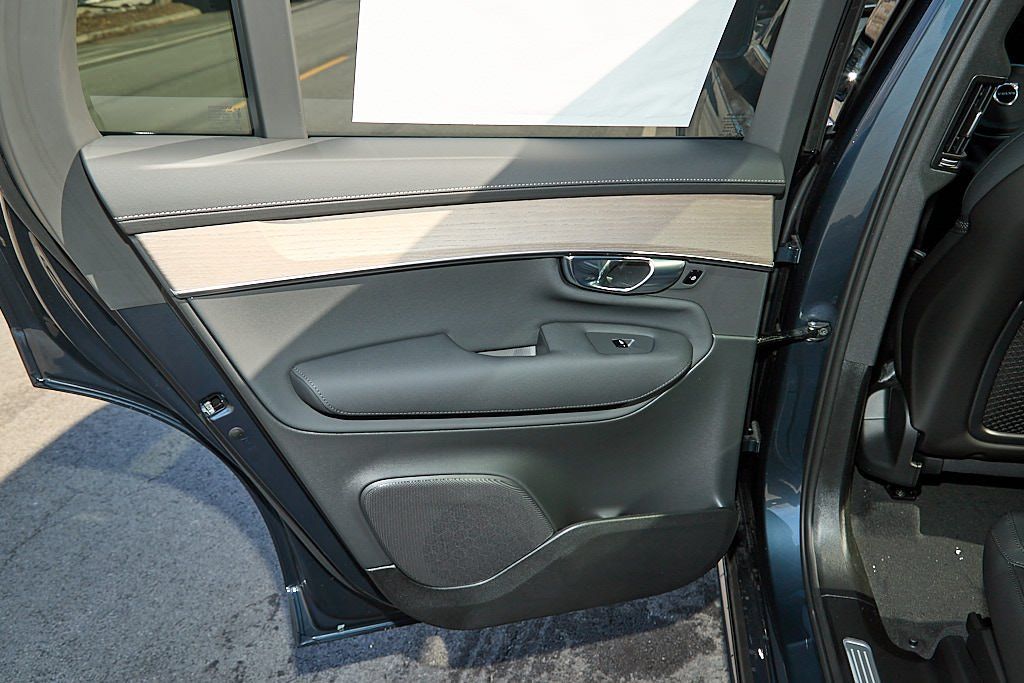 2026 VOLVO XC90 - Image 17
