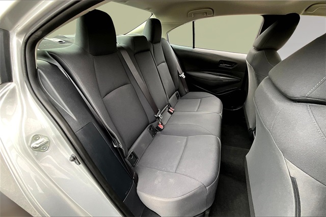 2022 Toyota Corolla LE photo 29