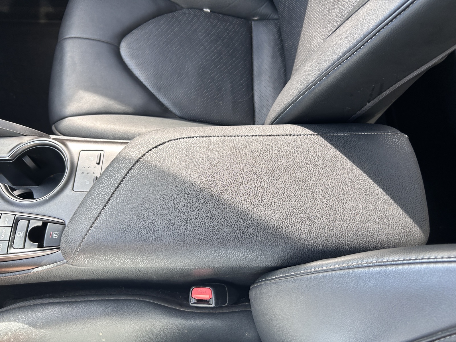 2022 Toyota Camry XSE photo 31