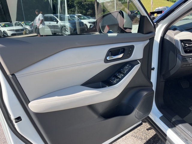 2023 Nissan Rogue SL photo 4
