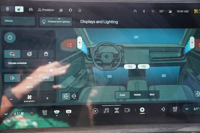 2023 Rivian R1S Adventure photo 27