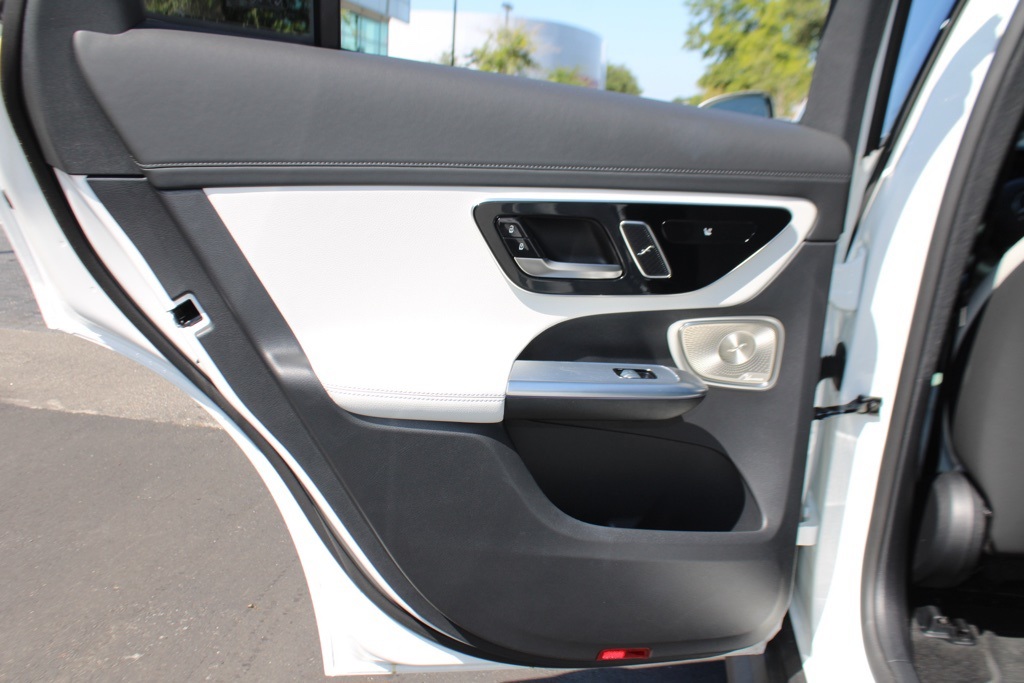 2025 Mercedes Benz GLC 350e 4MATIC photo 23