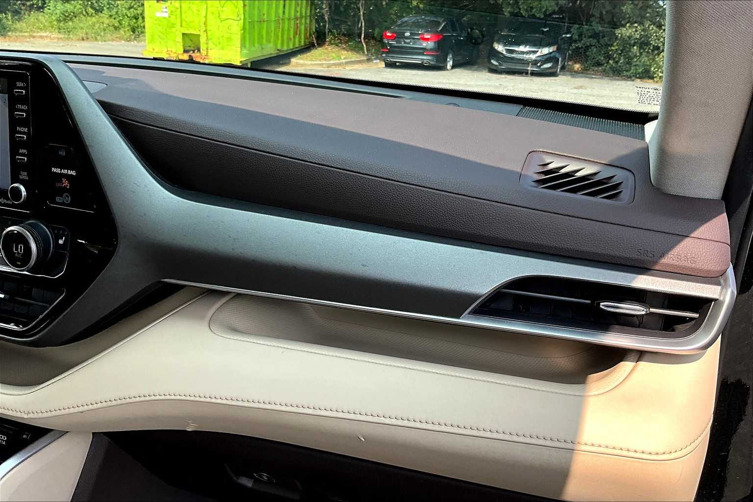 2021 Toyota Highlander Hybrid XLE photo 17