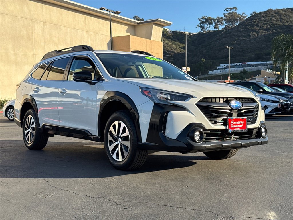 2023 Subaru Outback Premium photo 4