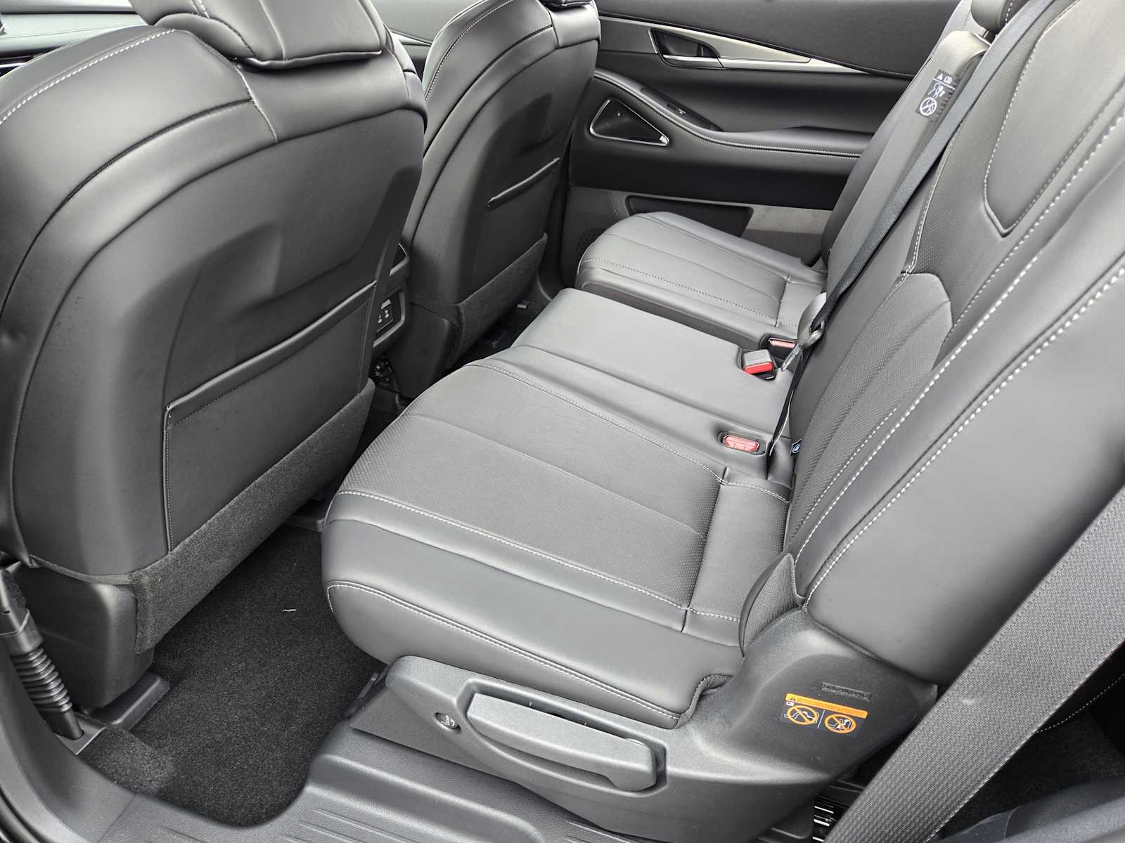 2026 Infiniti QX60 Luxe photo 17