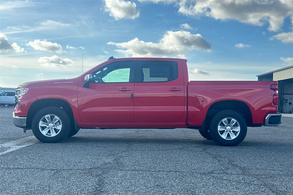 2025 Chevrolet Silverado 1500 LT photo 3