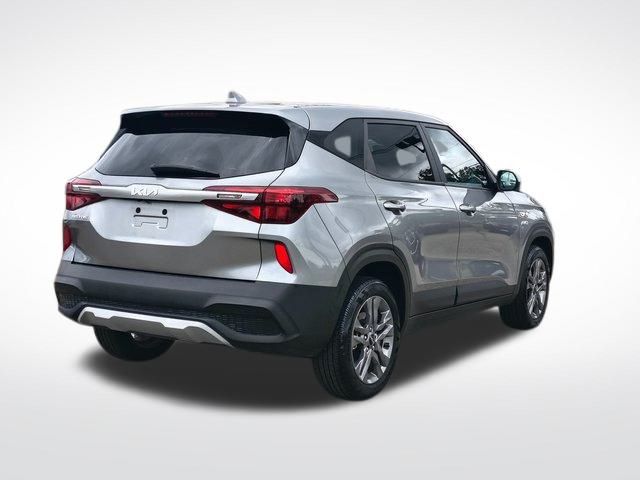 2023 Kia Seltos LX photo 10