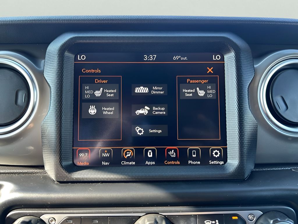2022 Jeep Wrangler Unlimited Sahara photo 17