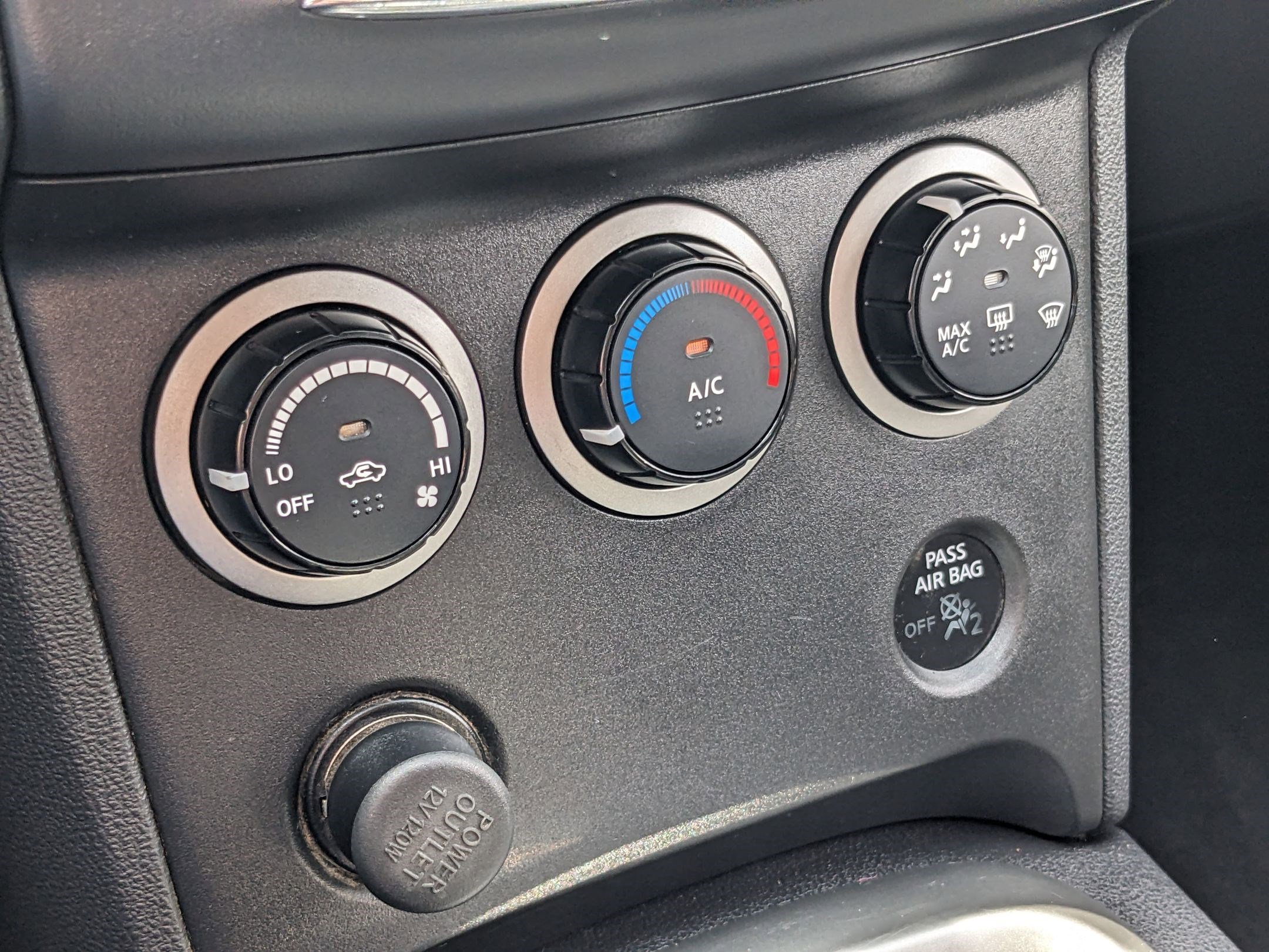 2014 Nissan Rogue Select S photo 17