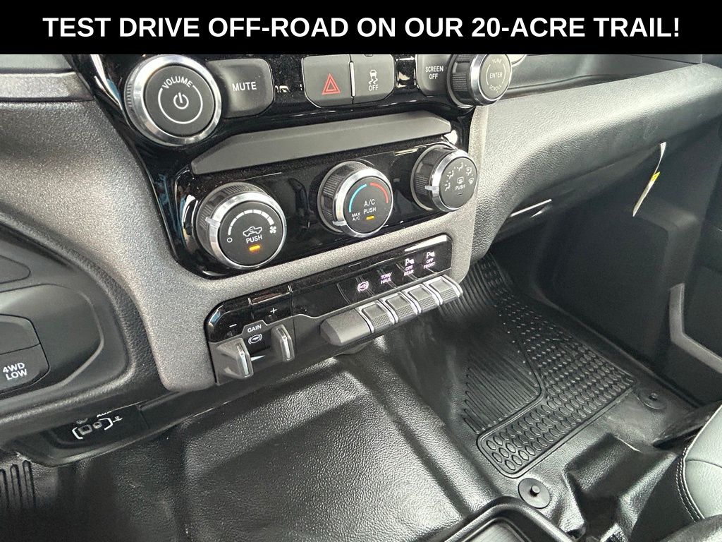 2026 Ram 2500 Tradesman photo 14