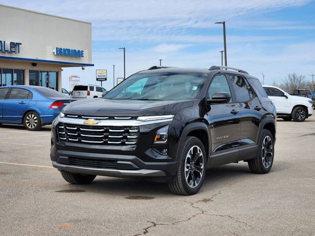 2025 Chevrolet Equinox LT photo 2