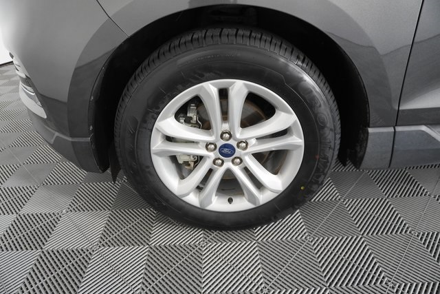 2020 Ford Edge SEL photo 15