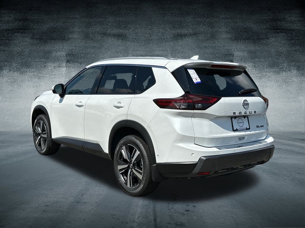 2025 Nissan Rogue SL photo 2
