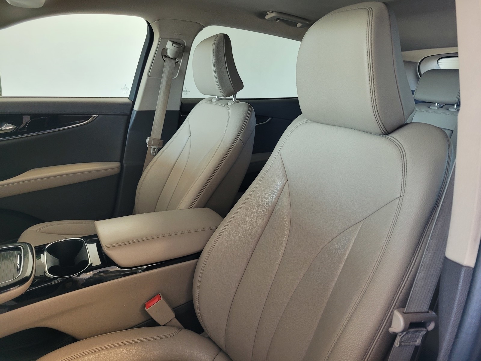 2022 Lincoln Nautilus Standard photo 22