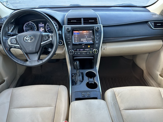 2017 Toyota Camry XLE photo 11