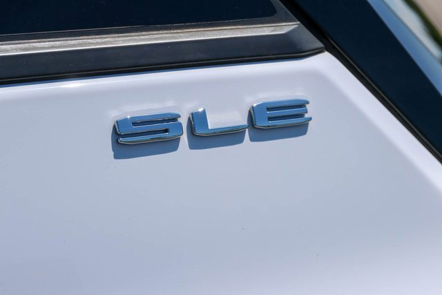Used 2023 Summit White GMC SLE image 8