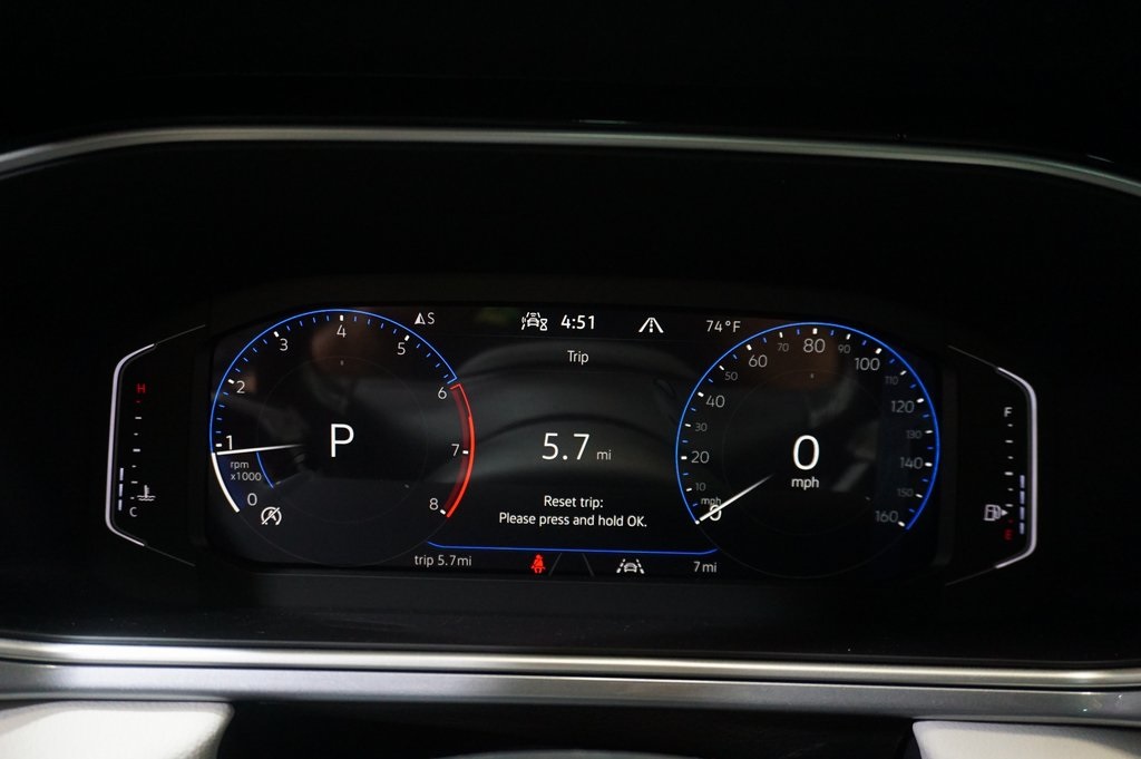 2025 Volkswagen Taos SEL photo 19