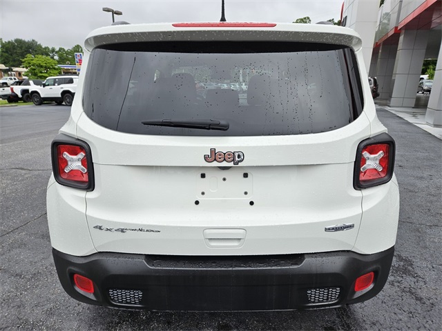 2022 Jeep Renegade Latitude photo 6