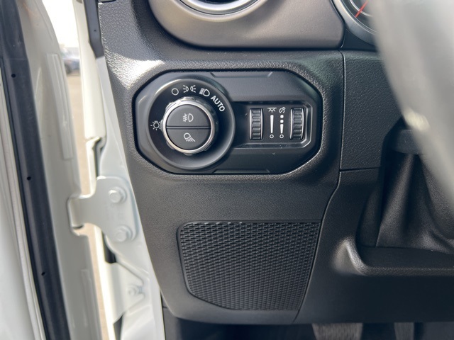 2020 Jeep Gladiator Rubicon photo 12