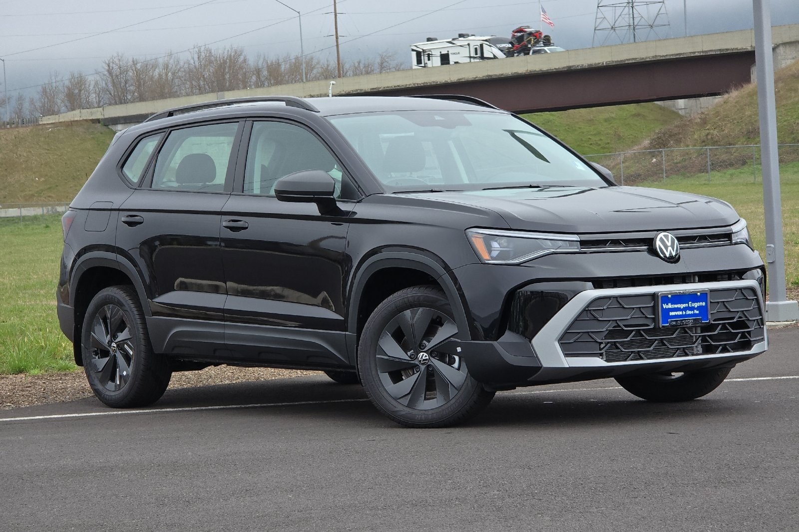 2025 Volkswagen Taos S's photo