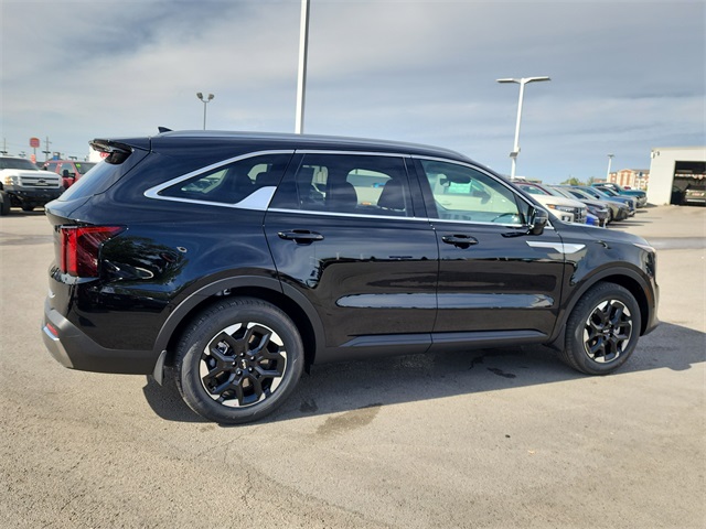 2026 Kia Sorento S photo 2