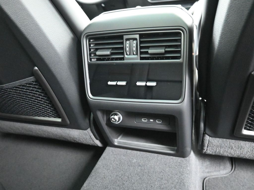 2026 Porsche Cayenne Coupe photo 24