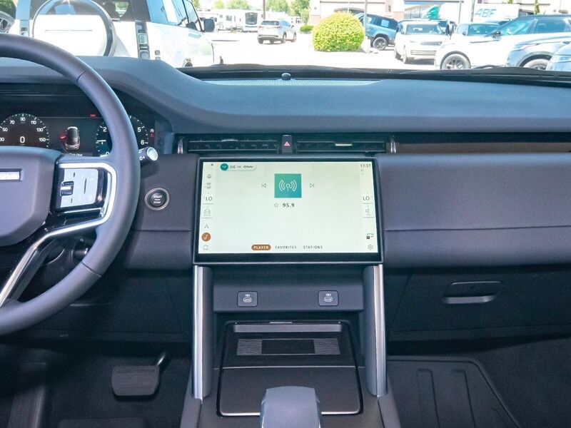 2025 Land Rover Discovery Sport S photo 22