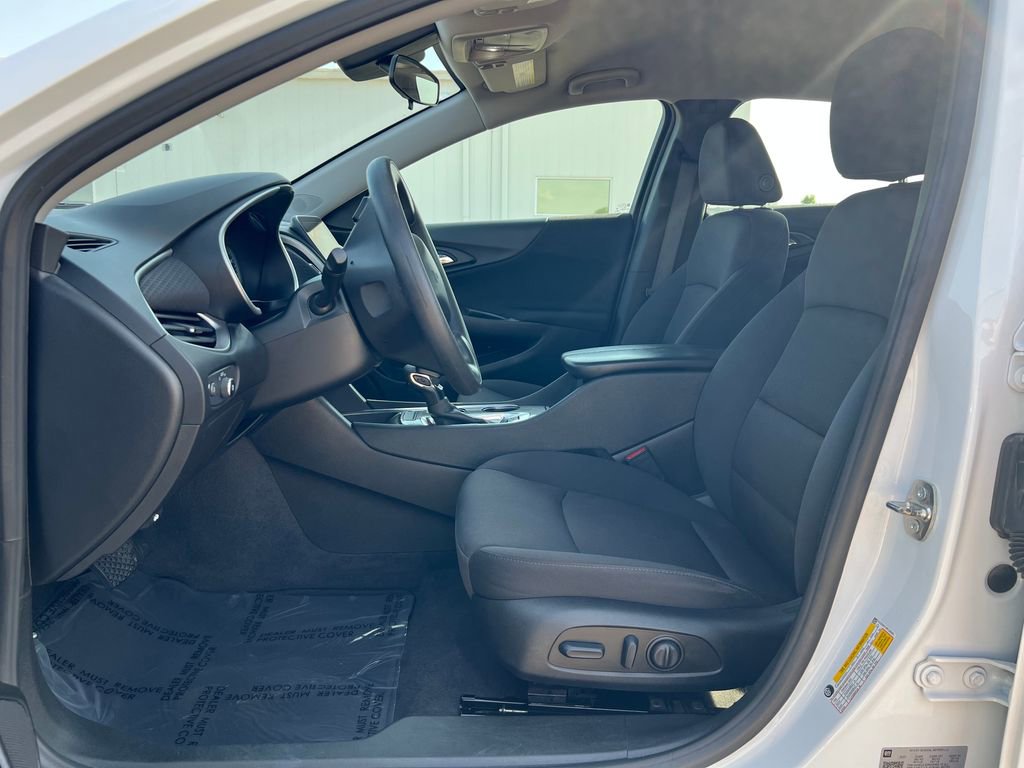 2023 Chevrolet Malibu 1LT photo 10