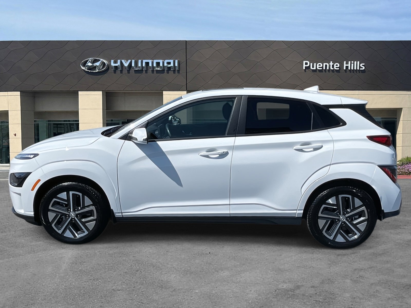 2023 Hyundai Kona Electric SEL photo 3