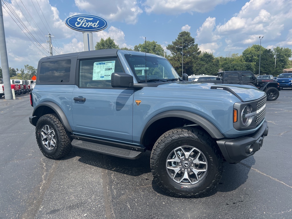 2025 Ford Bronco Badlands photo 3