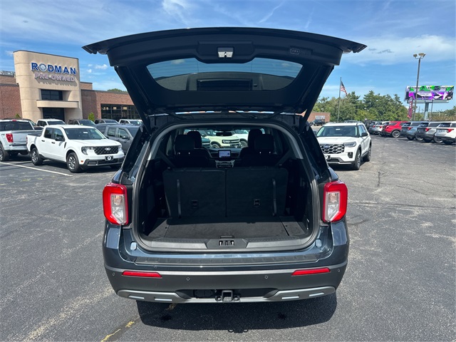2023 Ford Explorer XLT photo 9