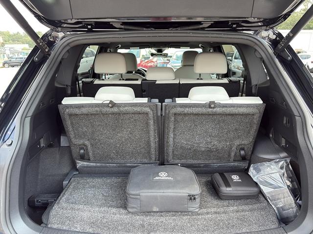 2022 Volkswagen Tiguan SE R-Line Black photo 12