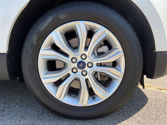 2022 Ford Edge Titanium photo 13