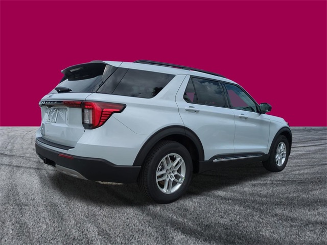 2025 Ford Explorer photo 4