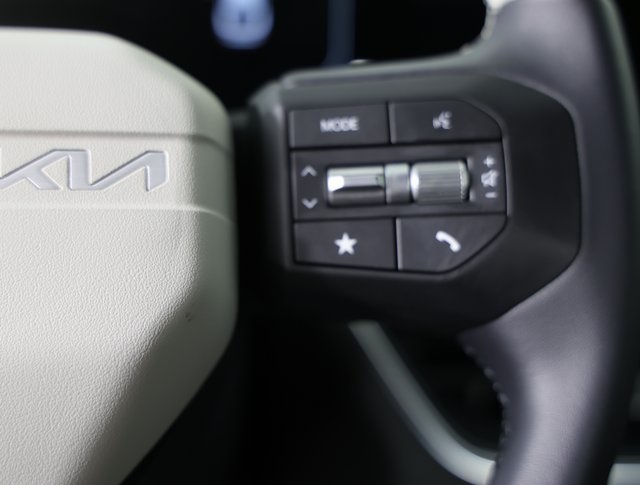 2025 Kia K4 GT-Line photo 13