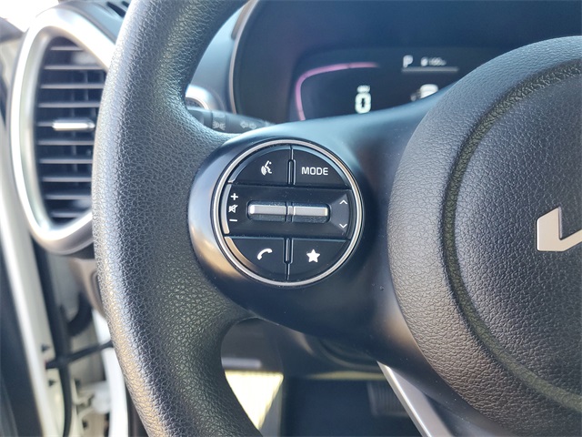 2023 Kia Soul LX photo 14