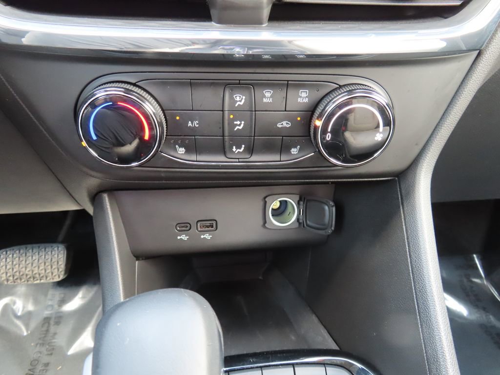 2025 Buick Encore GX Preferred photo 8