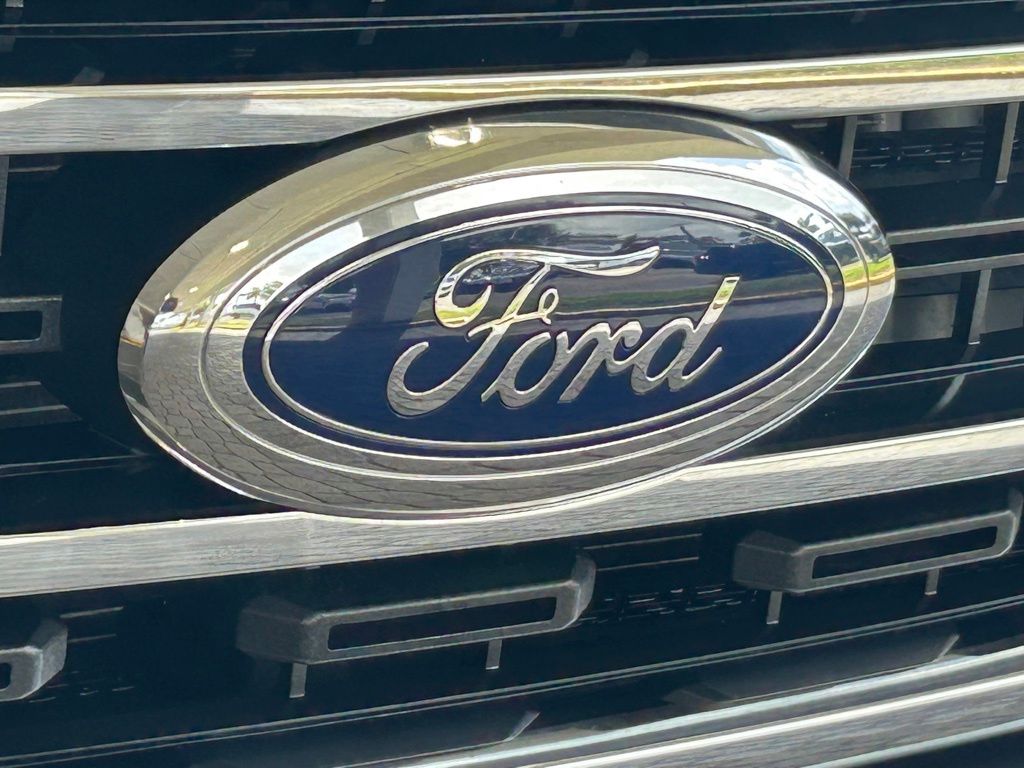 2023 Ford F-150 XLT photo 16