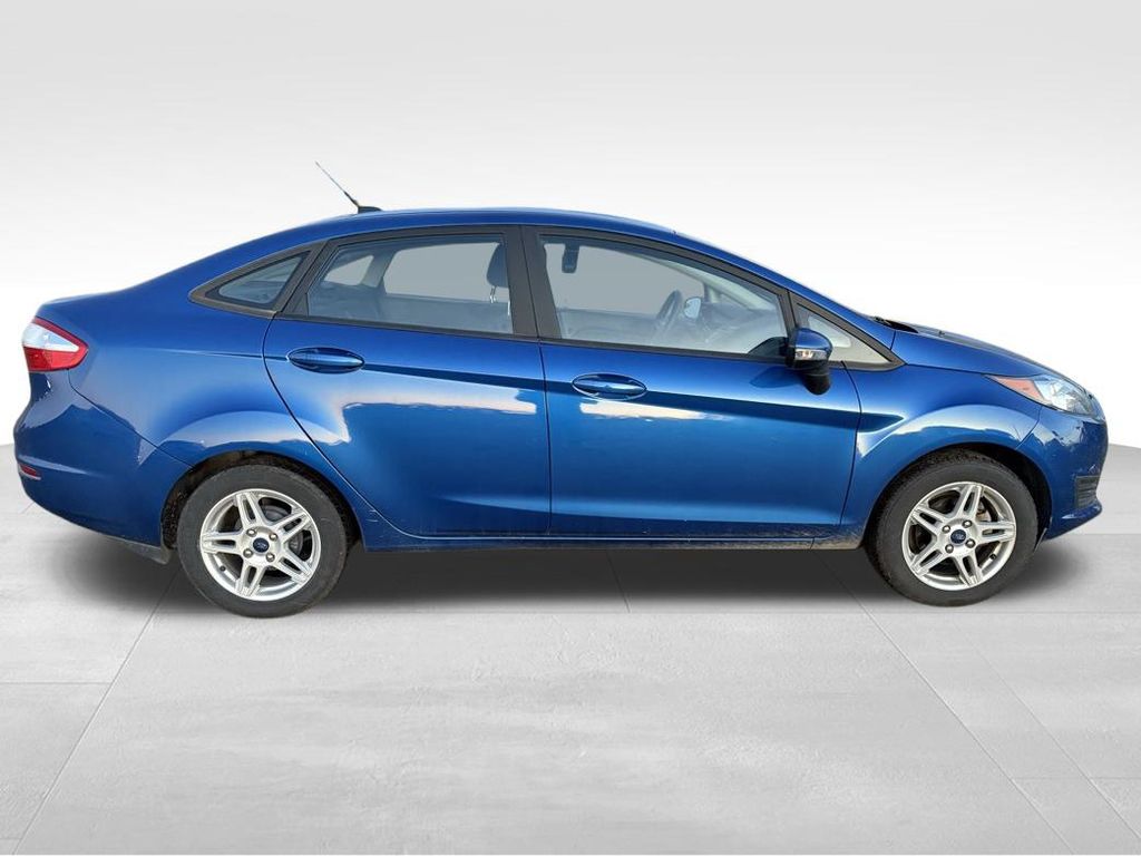 2018 Ford Fiesta SE photo 2
