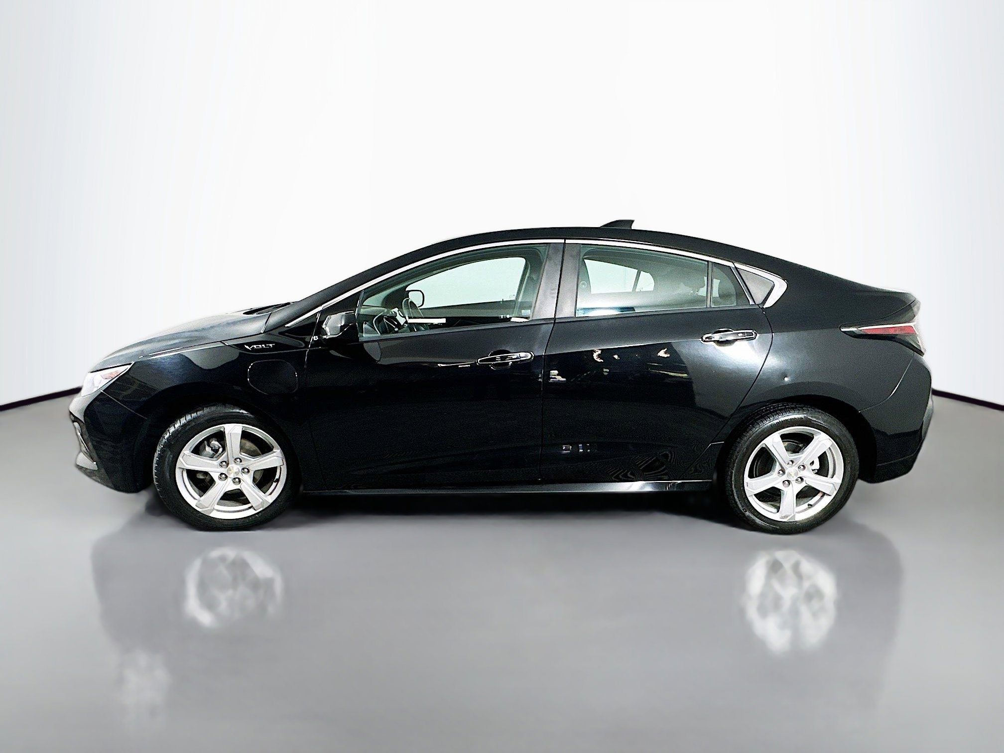 2017 Chevrolet Volt LT photo 4