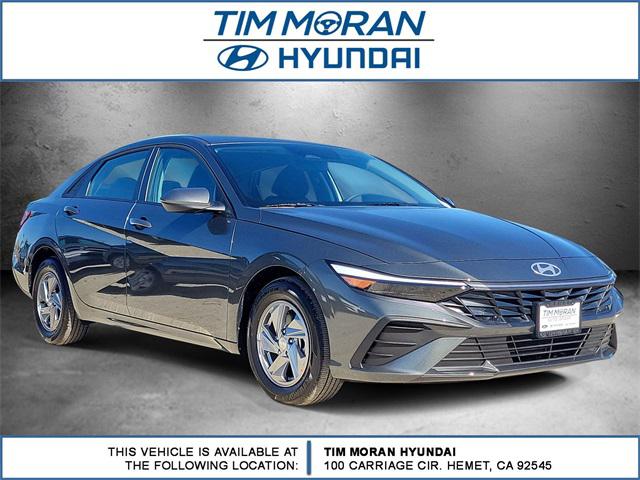 2026 Hyundai Elantra SE's photo