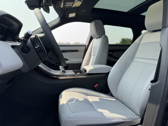 2026 Land Rover Range Rover Evoque S photo 14