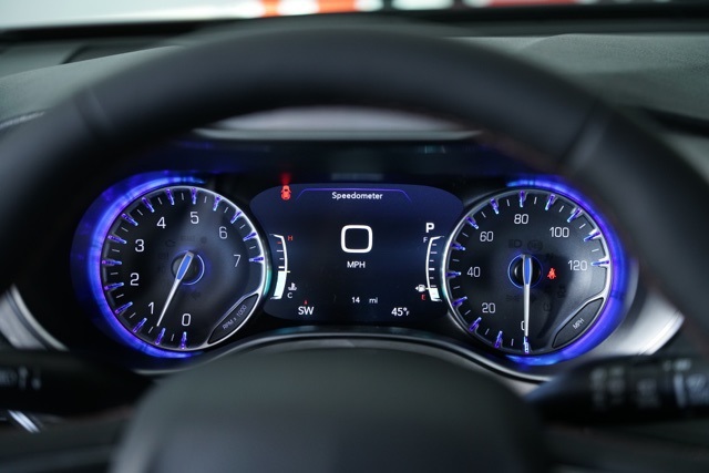 2026 Chrysler Pacifica Pinnacle photo 3