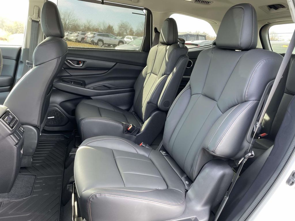 2026 Subaru Ascent Limited photo 4